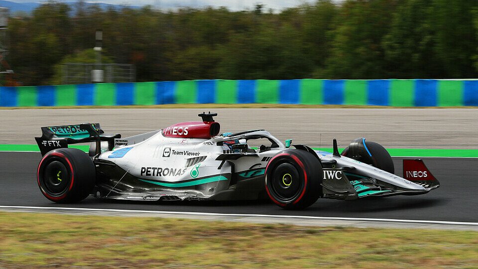 Mercedes-Pilot George Russell startet beim Formel-1-Rennen in Ungarn am Sonntag von der Pole Position, Foto: LAT Images