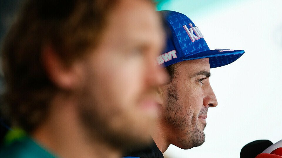 Fernando Alonso nimmt Sebastian Vettels Platz bei Aston Martin ein, Foto: LAT Images