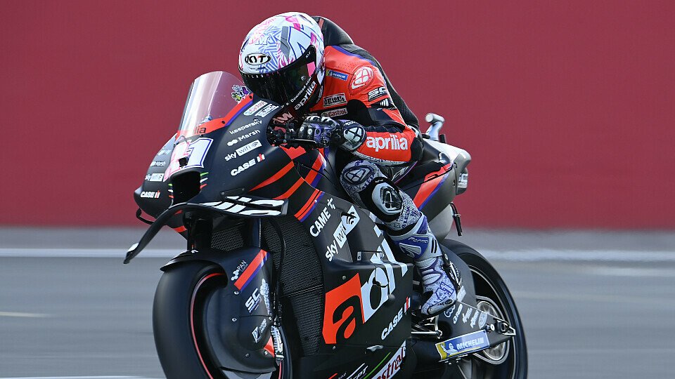 Aleix Espargaro zeigte im MotoGP-Training groß auf, Foto: LAT Images