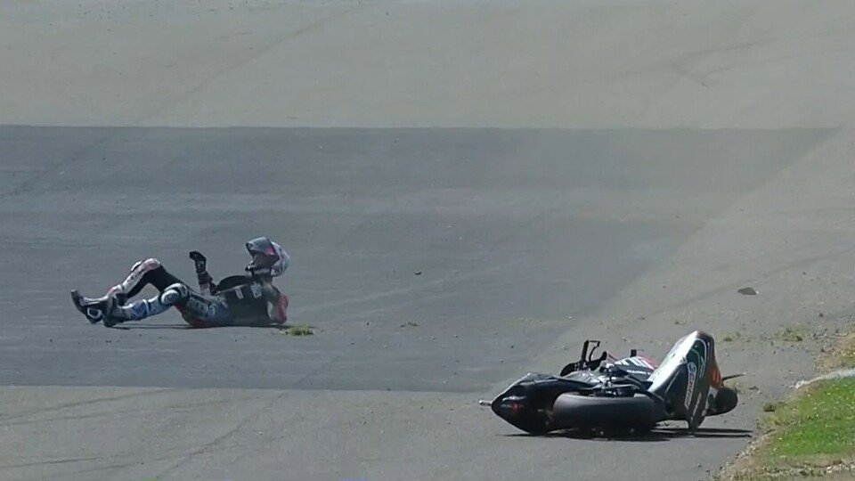 Aleix Espargaro kam nach seinem Sturz nicht selbstständig auf die Beine, Foto: Screenshot/MotoGP