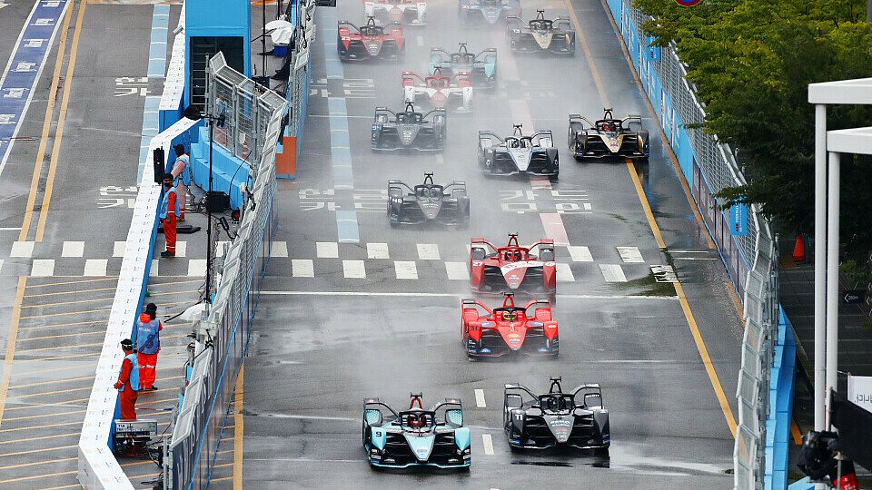Mitch Evans gewinnt das Samstagsrennen der Formel E in Seoul, Foto: LAT Images