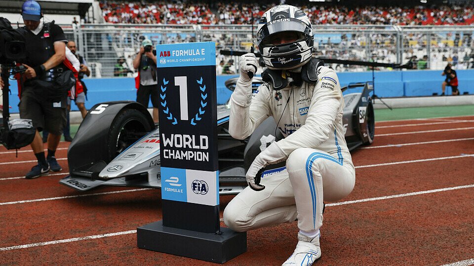 Stoffel Vandoorne gewinnt die Formel-E-Weltmeisterschaft 2022, Foto: LAT Images