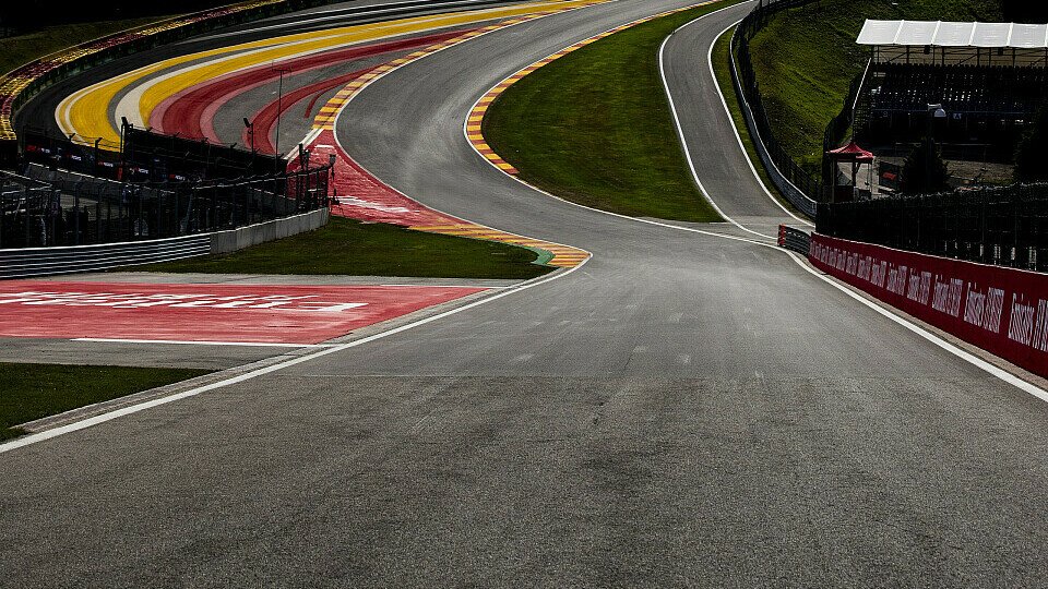 Die Eau Rogue gilt als legendärste Kurve des F1-Kalenders, Foto: LAT Images