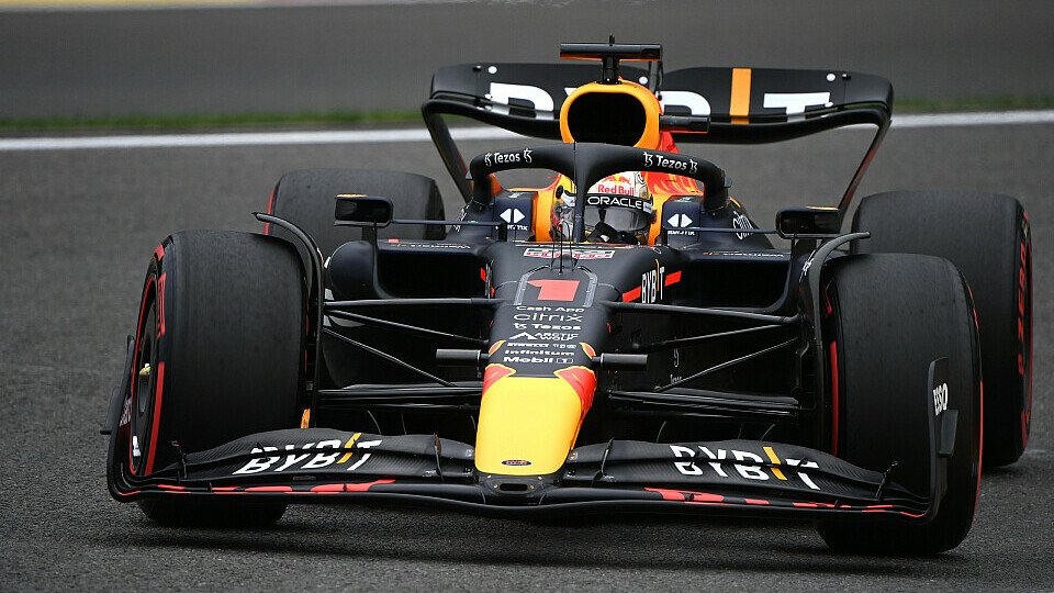 Max Verstappen dominiert das Formel-1-Qualifying in Belgien mit links., Foto: LAT Images