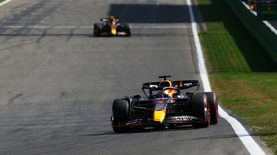 Max Verstappen fährt Sergio Perez derzeit davon, Foto: Getty Images / Red Bull Content Pool