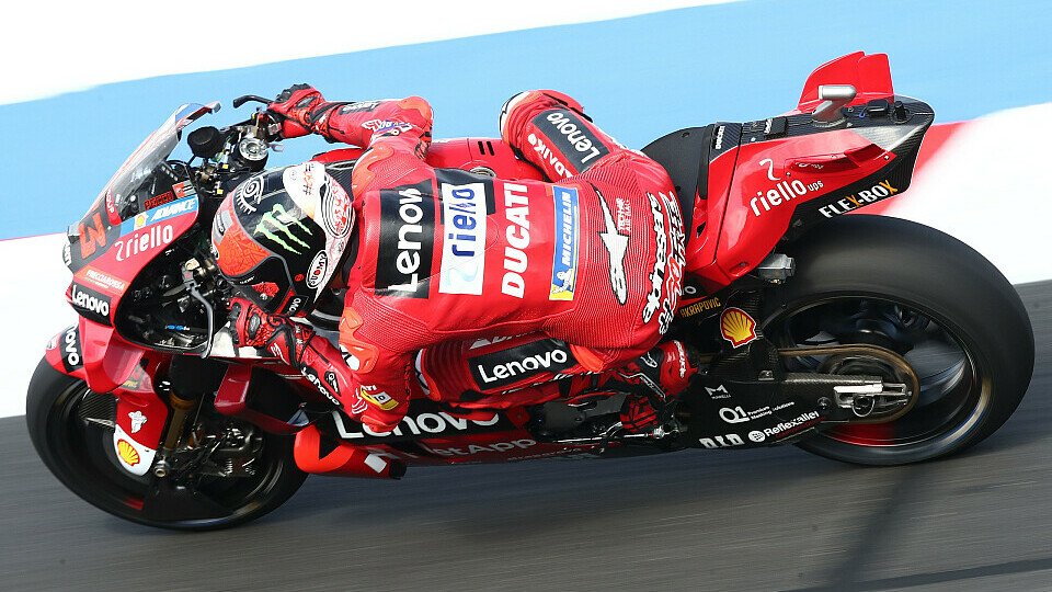 Francesco Bagnaia fez o melhor tempo na terça-feira Foto: LAT Images