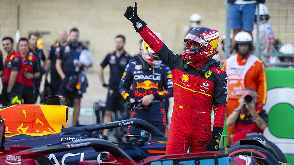 Carlos Sainz eroberte beim Formel-1-Qualifying in den USA eine langersehnte Pole Position, Foto: LAT Images