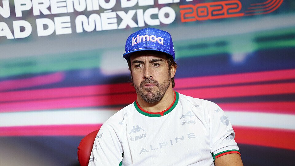 Fernando Alonso kann die Entscheidungen der Formel 1 beim Rennen in den USA so nicht stehen lassen, Foto: LAT Images