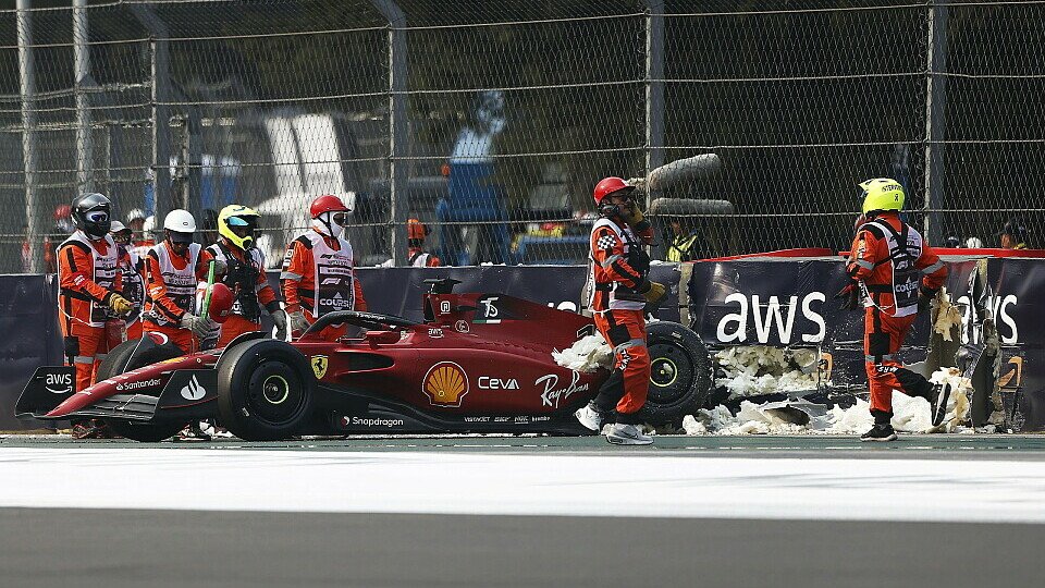 Zu viele Unfälle, zu wenig Geld für Updates bei Ferrari, Foto: LAT Images