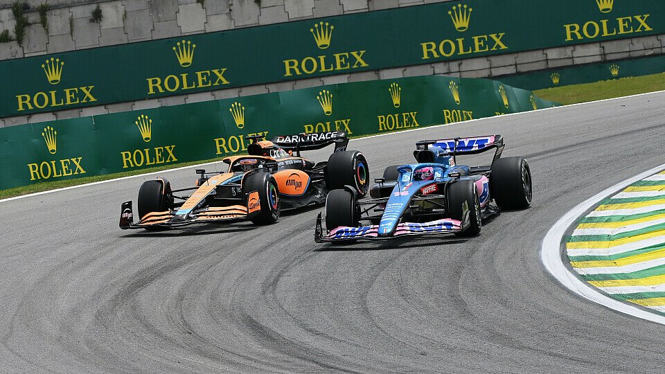 Alpine ist an McLaren vorbeigezogen, Foto: LAT Images