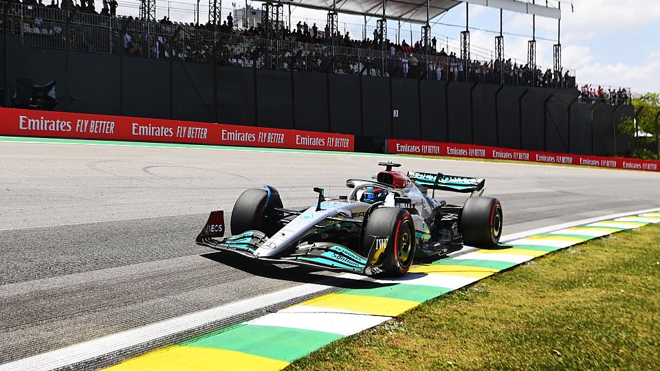 Mercedes-Pilot George Russell hat in Brasilien seinen ersten Sieg in der Formel 1 gefeiert, Foto: LAT Images