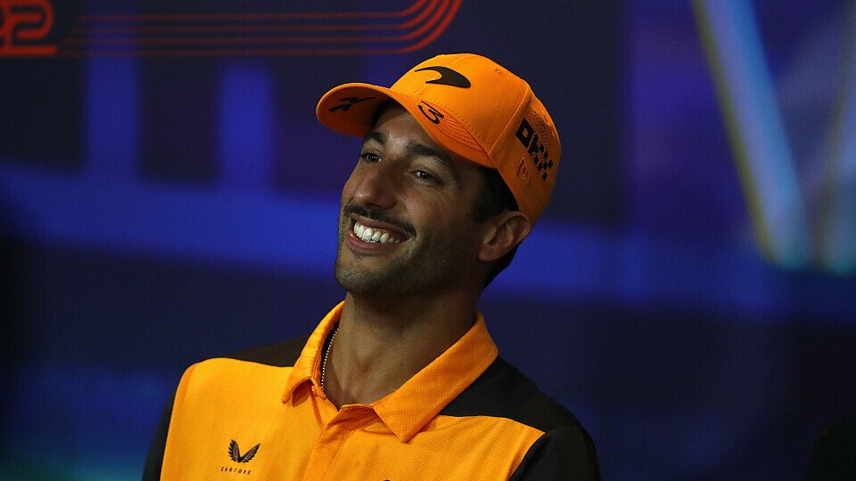 Selbst in schweren Zeiten strahlt Daniel Ricciardo, Foto: LAT Images