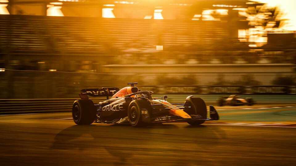Formel-1-Weltmeister Max Verstappen fuhr am Freitag in Abu Dhabi die Bestzeit, Foto: LAT Images