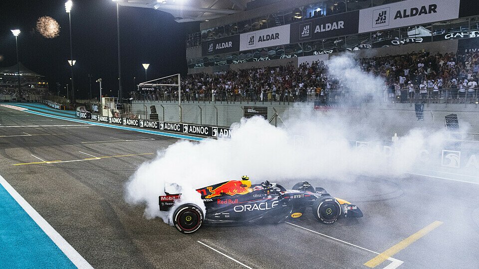 Sergio Perez will auch 2023 wieder Donuts in Abu Dhabi drehen, Foto: Getty Images / Red Bull Content Pool