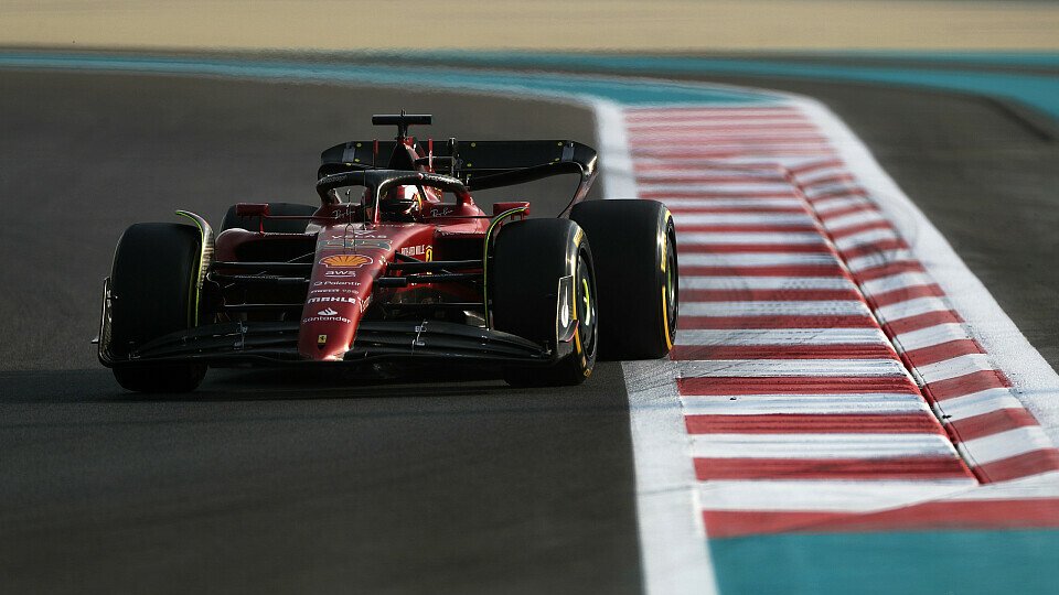 Carlos Sainz holte für Ferrari die letzte Bestzeit des Jahres 2022, Foto: LAT Images