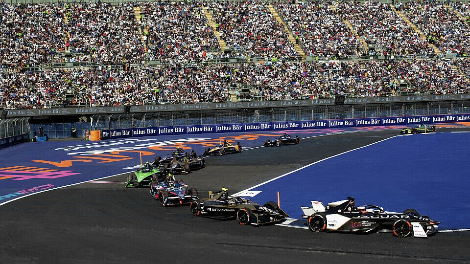 An der Perlenschnur durchs Stadion: Die Formel E in Mexiko 2023, Foto: LAT Images