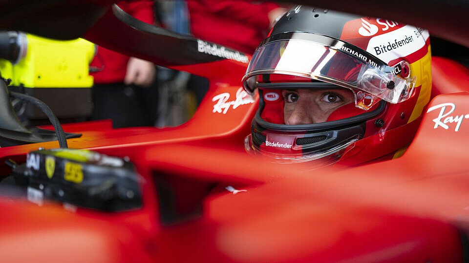 Carlos Sainz durfte wieder ans Steuer des Ferrari, Foto: Ferrari