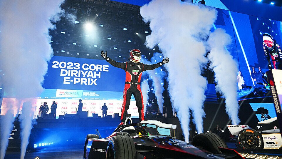 Pascal Wehrlein gewinnt das Freitags-Rennen der Formel E in Saudi-Arabien, Foto: LAT Images