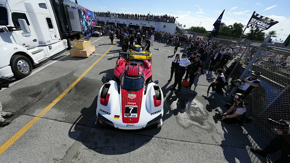 Renndebüt der neuen LMDh-Autos bei den 24h Daytona 2023, Foto: LAT Images