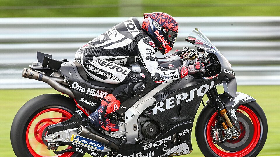 Die MotoGP-Piloten rücken aus zum Sepang-Test, Foto: LAT Images