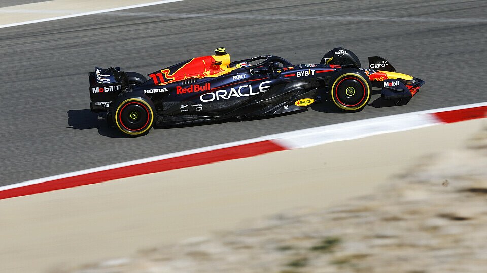 Red Bull und Sergio Perez holen sich die erste F1-Bestzeit 2023, Foto: LAT Images