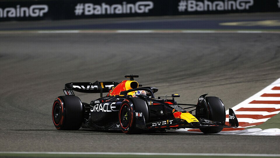 Max Verstappen startet am Sonntag beim ersten Formel-1-Rennen 2023 in Bahrain von der Pole Position, Foto: LAT Images