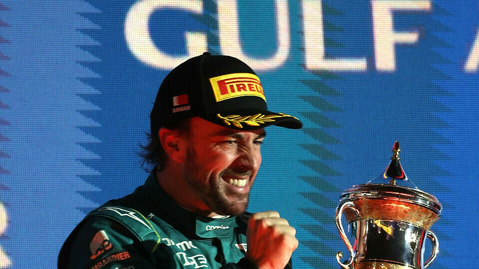 Fernando Alonso stürmte in Bahrain zum ersten Podium der Saison, Foto: LAT Images