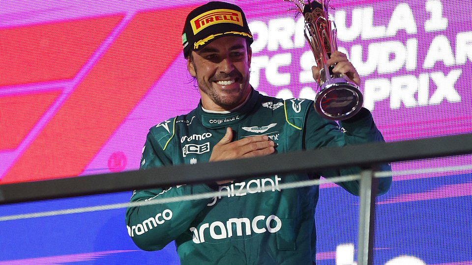 Perez gewinnt vor Verstappen, aber alles drehte sich um Alonso, Foto: LAT Images