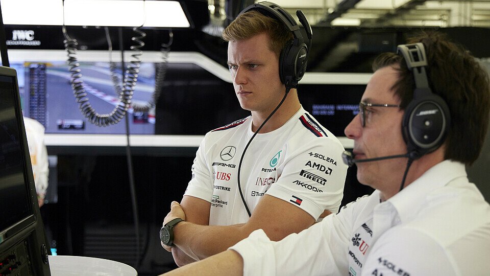 Mick Schumacher ist nach wie vor im Formel-1-Fahrerlager unterwegs, Foto: LAT Images