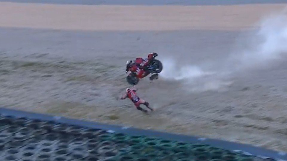 Pol Espargaro stürzte heftig in Turn 10, Foto: MotoGP.com/Screenshot