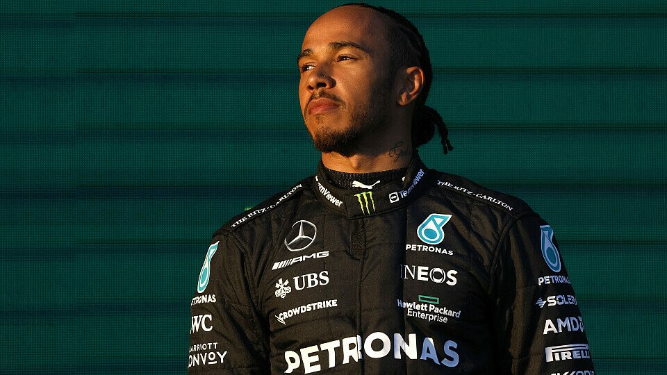 Lewis Hamilton hat einen kritischen Blick auf Mercedes, Foto: LAT Images