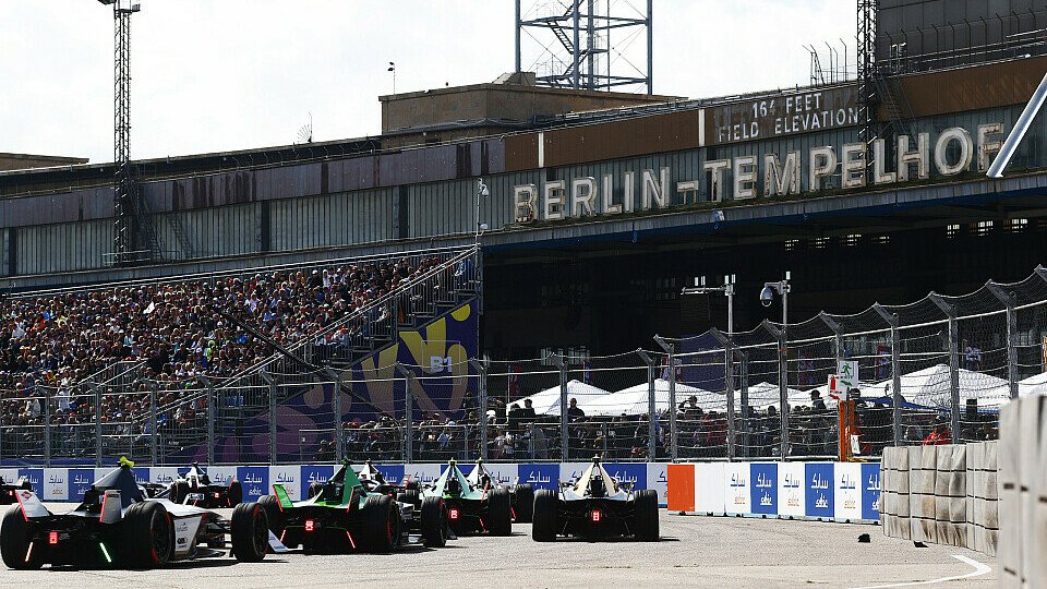 Klima-Chaoten stören die Formel E beim Rennen in Berlin-Tempelhof, Foto: LAT Images