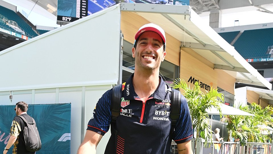 Daniel Ricciardo war zuletzt wieder im Paddock zu sehen, Foto: LAT Images