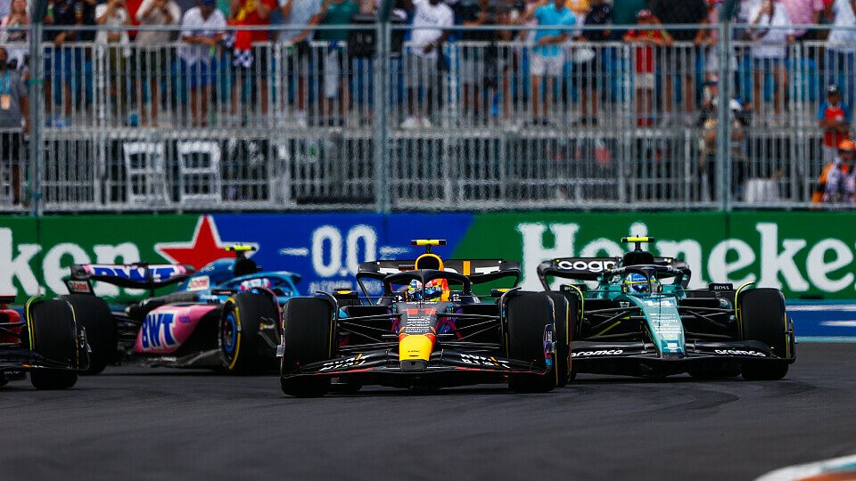Sergio Perez konnte die überlegene Red-Bull-Pace im Formel-1-Rennen in Miami nicht in einen Sieg verwandeln, Foto: LAT Images