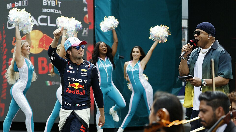 Sergio Perez wurde vom Publikum euphorisch begrüßt, Foto: Chris Graythen / Getty Images / Red Bull Content Pool