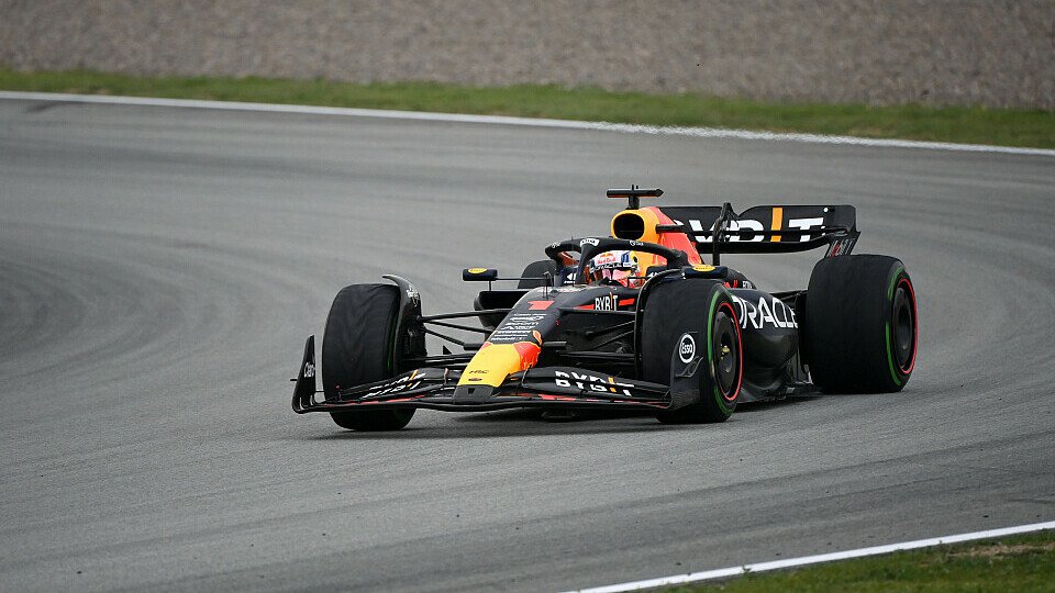 Max Verstappen holte heute im Spanien-Qualifying die Pole, Foto: LAT Images