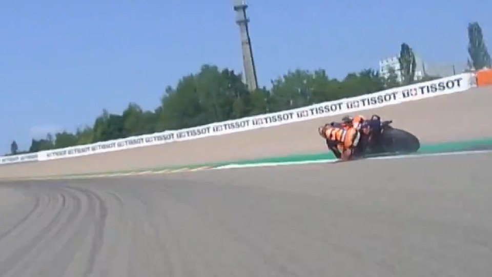 Brad Bindet stürzte auf Podiumskurs, Foto: MotoGP.com/Screenshot