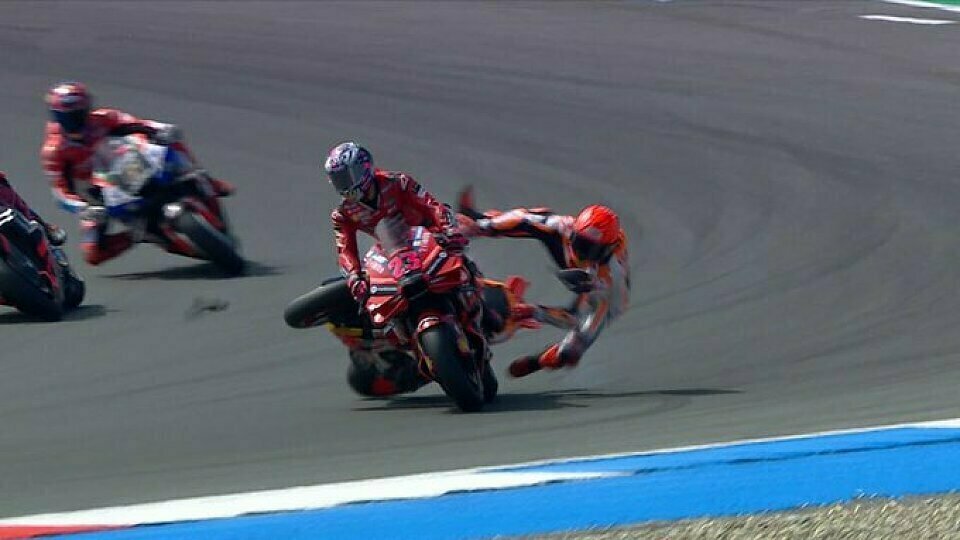 Marc Marquez crashte in Enea Bastianini, Foto: Screenshot/MotoGP