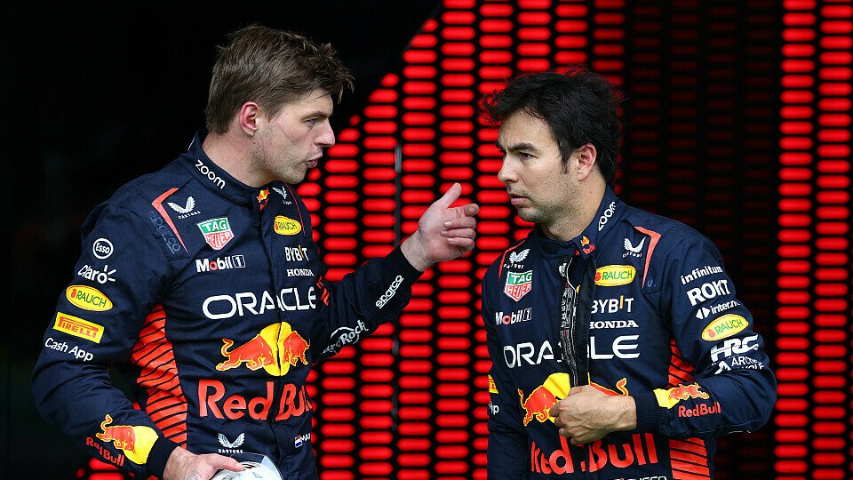 Max Verstappen und Sergio Perez hatten nach dem Sprint einiges zu besprechen, Foto: Getty Images / Red Bull Content Pool