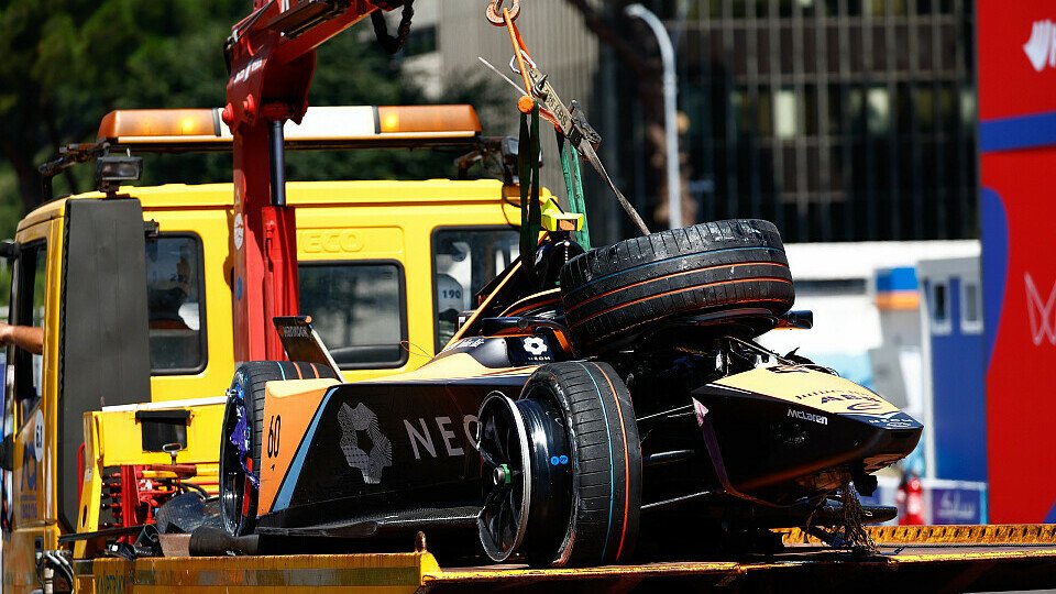 Jake Hughes' McLaren nach dem Qualifying-Unfall in Rom, Foto: LAT Images