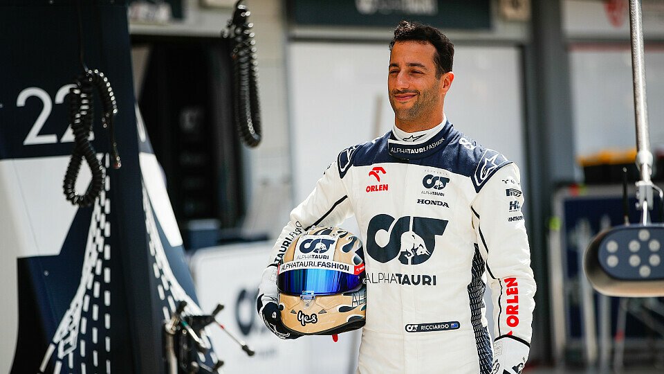 Daniel Ricciardos erster Auftritt in Ungarn als AlphaTauri-Pilot, Foto: LAT Images