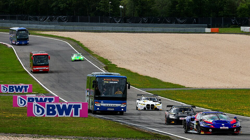 Track-Safari mit Bussen bei der DTM auf dem Nürburgring