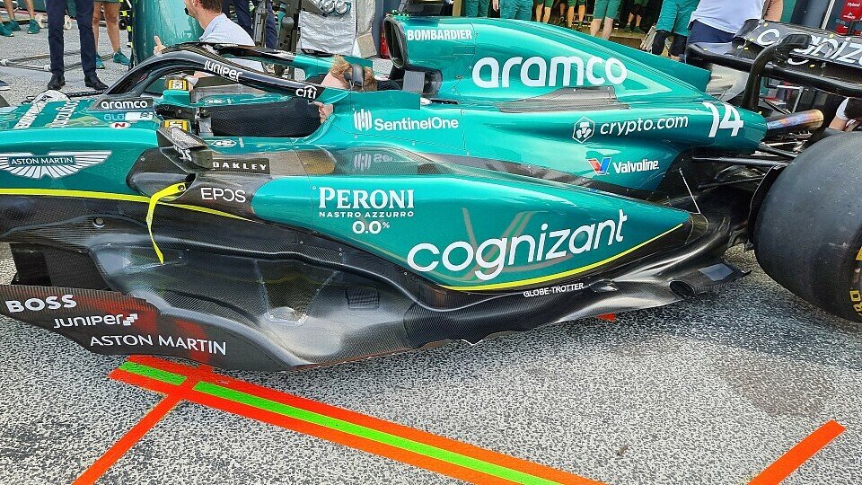 Aston Martin beim Niederlande GP im Seitenprofil Aston Martin beim Niederlande GP im Seitenprofil