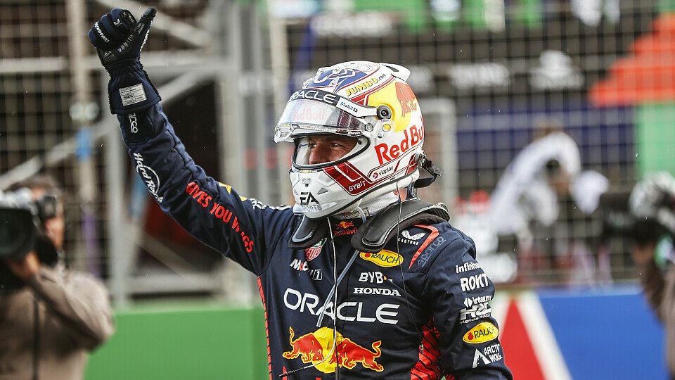 Max Verstappen (Red Bull) freut sich nach seinem Sieg beim Formel-1-GP in Zandvoort (Niederlande)