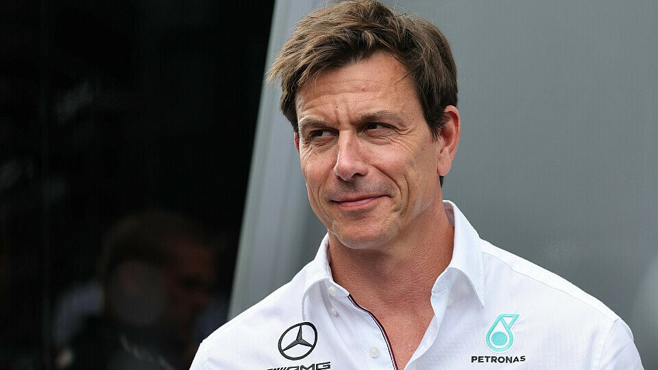 Mercedes-Motorsportchef Toto Wolff in der Box