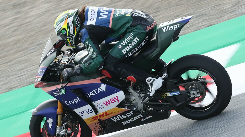 Andrea Mantovani feiert seinen zweiten MotoE-Sieg, Foto: LAT Images