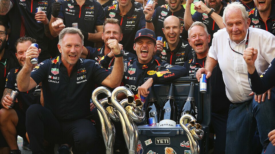 Red Bull-Teamfeier mit Christian Horner, Sieger Max Verstappen, Dr. Helmut Marko und dem Zweiten Sergio Perez