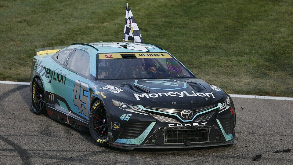 Ziel: 23XI-Toyota-Pilot Tyler Reddick feiert seinen zweiten Saisonsieg