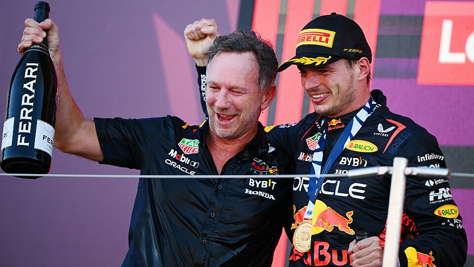 Podium: Teamchef Christian Horner und Max Verstappen feiern den 13. Verstappen Sieg und den Konstrukteurs-Titel für Red Bull