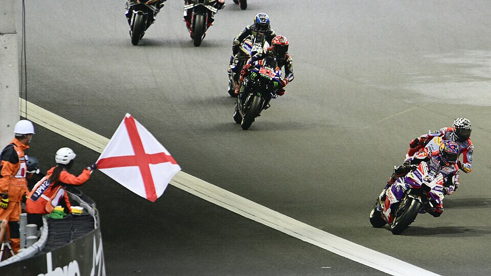 Im MotoGP-Rennen von Motegi wird die Regenflagge geschwenkt